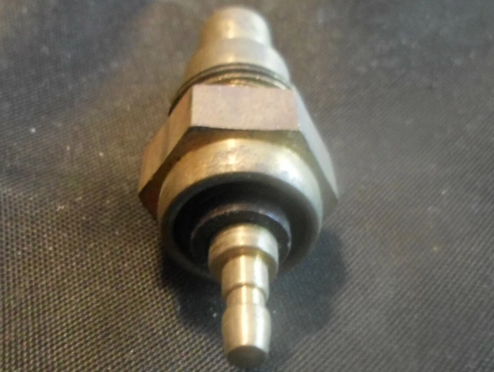 NORS Temperature Sender Sending Unit Switch fits various 1971 1972 73 74 Toyota - Image 4 of 4