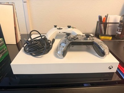 Xbox One Console + 2 Controllers + 6 Game Lot   Halo, Sunset Overdrive