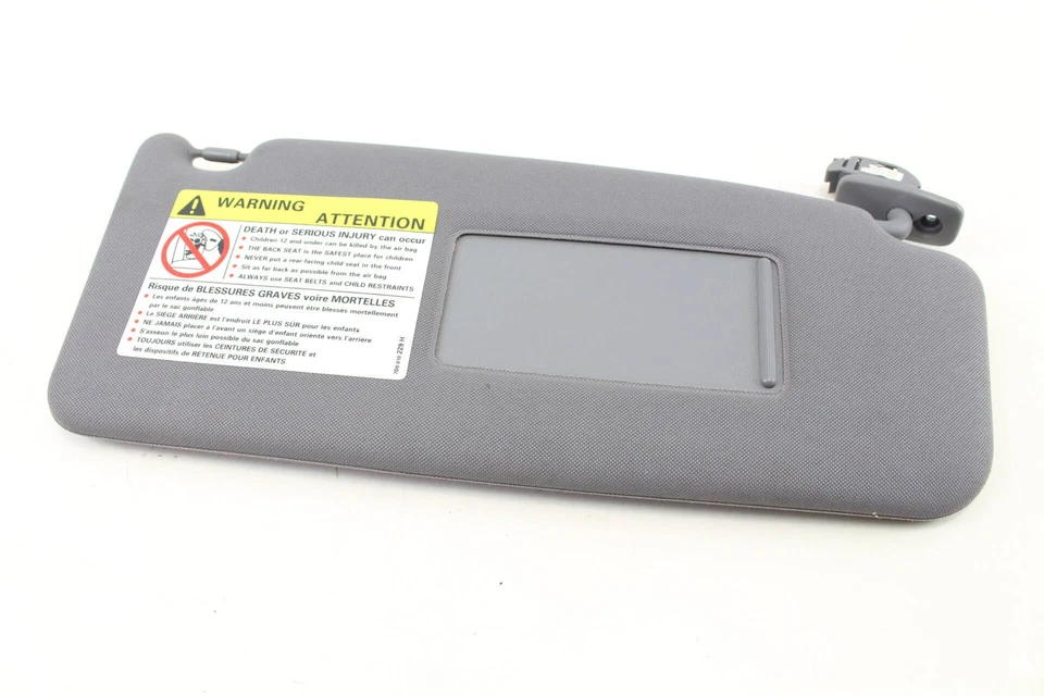 1998-2003 AUDI A6 QUATTRO - Right SUN Visor / Mirror 4B0857552A - Image 2 of 4