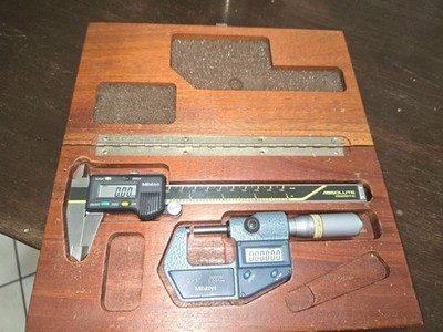 Mitutoyo Digital Caliper and MicroMeter Combo Set Great Condition