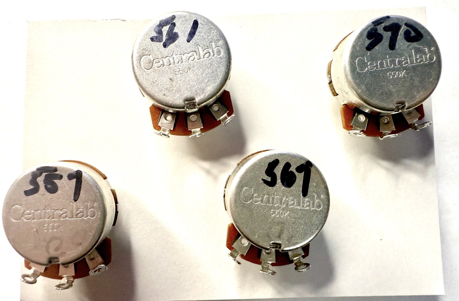 4 Centralab® 550K Audio  Pot tested short shaft potentiometer 567 567 558 551