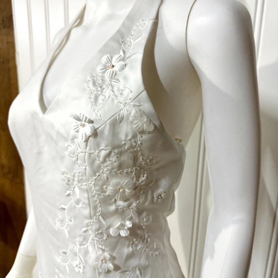CINDERELLA Wedding Dress Women Size M Halter Neck Pleated Floral Open Back White - Image 2 of 4