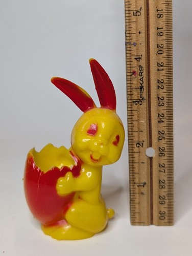 Vintage Easter Hard Plastic - Yellow Rabbit Holding Open Egg Candy Container - Picture 7 of 7