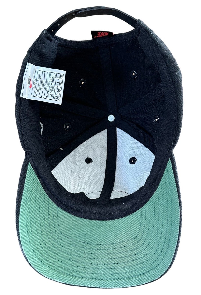 Vintage Nike Golf Hat Cap Rubber Patch Gray SnapBack White