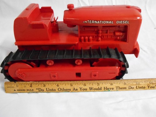 Product Miniature Co. TD-24 International Harvestor Crawler - Picture 5 of 11