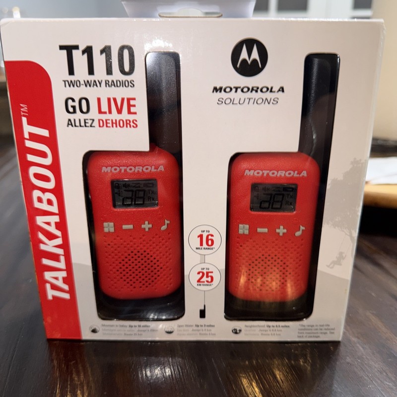 Motorola Talkabout T110 Two-Way Radios, 22 Channels, 16 Mile Range, Red