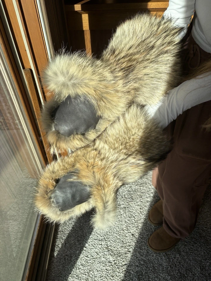 Authentic Coyote Fur Mittens with Sherpa Liners. Size Large. Very Warm! New - Image 4 of 4