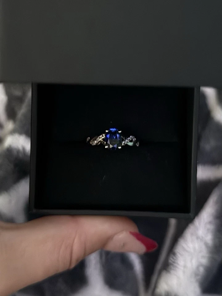 Кольцо с сапфиром из чистого серебра Zales с лабораторно созданными бриллиантами размер 7 - Изображение 2 из 4