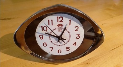 Antique Vintage HERO Mechanical Alarm Clock, Oval with Second Hand - China 1960s