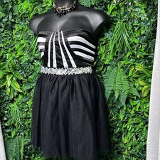 Vestido Love Reign 11 Negro Blanco Sin Tirantes Estrás Cinturón Fiesta Cóctel 3012