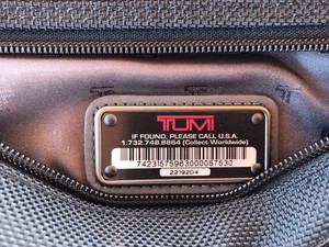 tumi toiletry kit