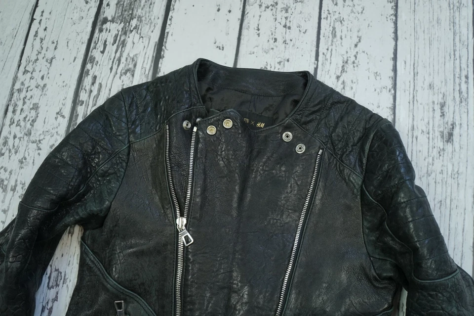 Chaqueta de cuero de motociclista BALMAIN x H&M negra granulada acolchada con cremalleras EUR 46 Foto 2 de 4