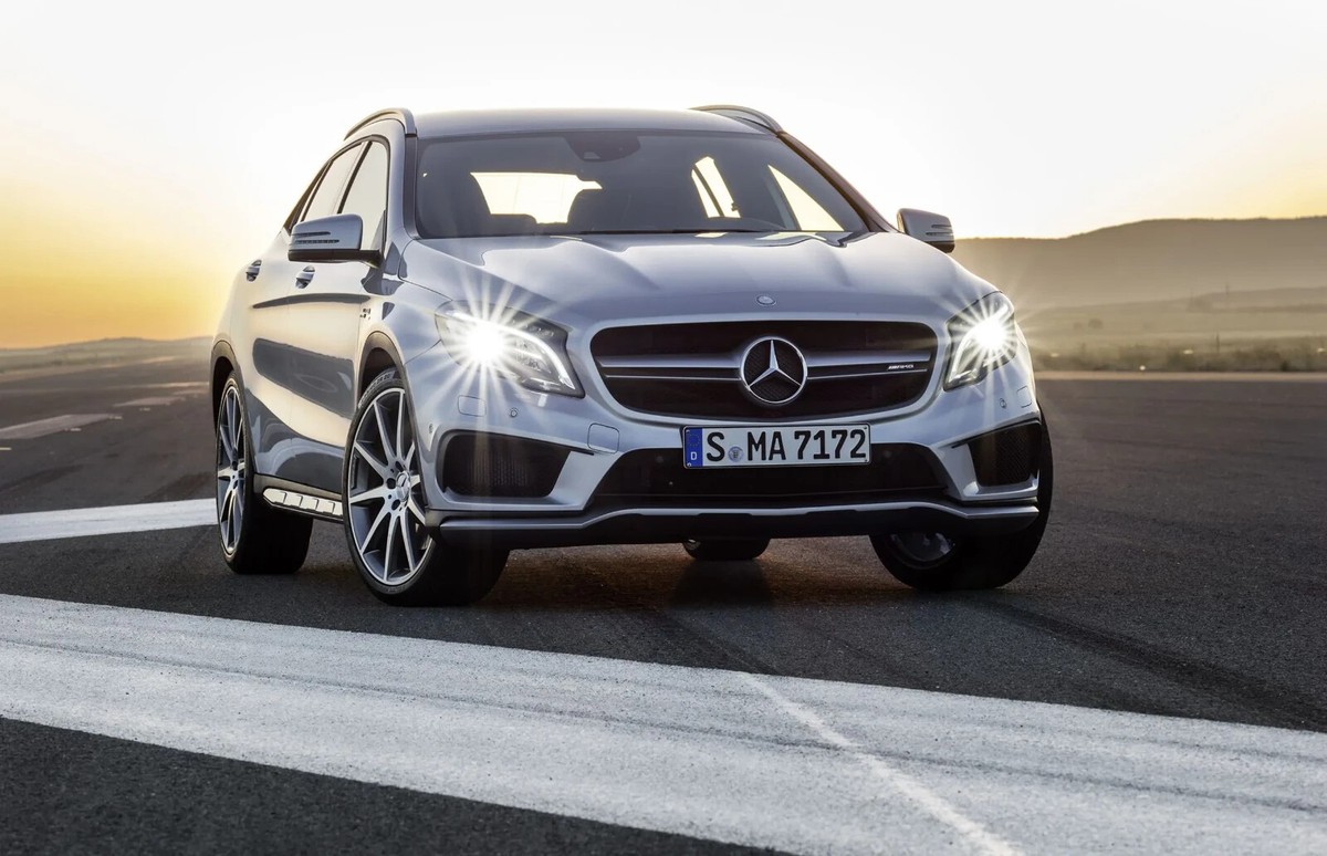 Mercedes GLA45 AMG 20