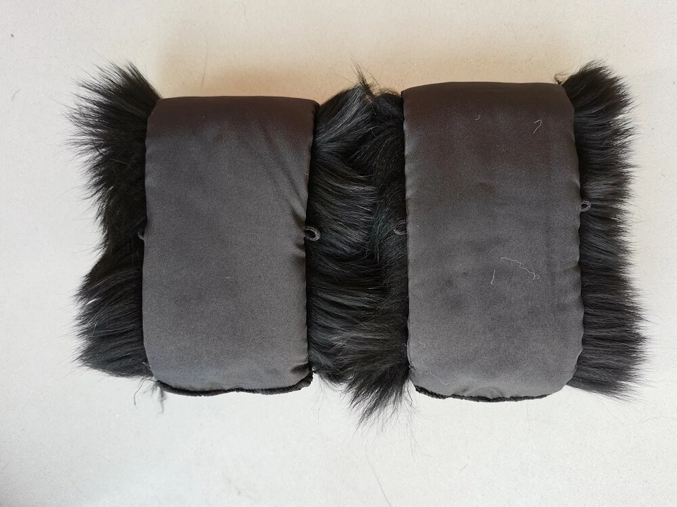 Mangas puños de piel de zorro real un par de accesorios negros a juego con chaqueta Foto 4 de 4