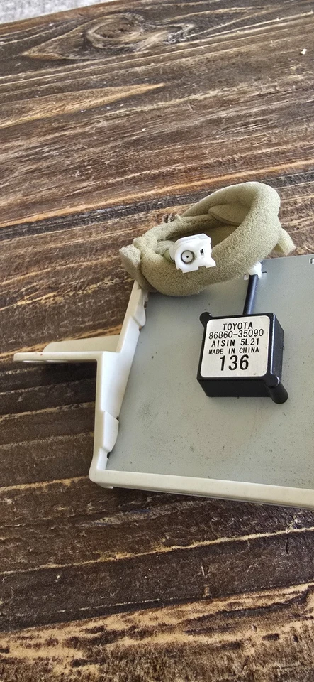 Módulo de antena de navegación Toyota 4Runner 2014-2020 Foto 3 de 4