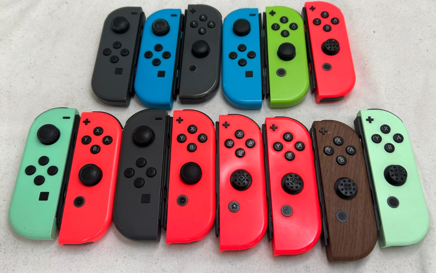Lot of 14 Joy Cons / Controllers for Nintendo Switch - For Parts !READ! AVN-15