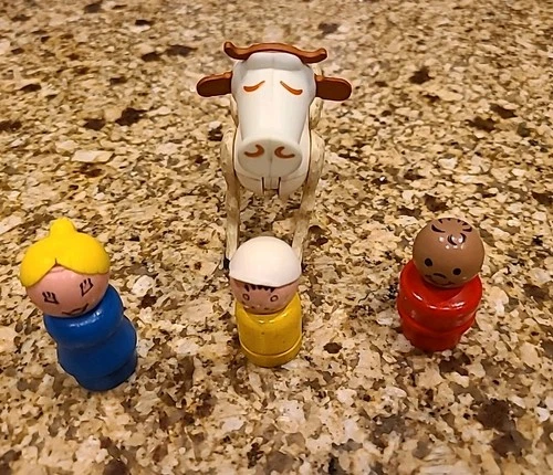 Lot Of 4 Rare Vintage Pre-school Wooden Fisher Price Little People & Cow Figure