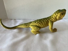 Vtg 1980’s Foot Long Rubber Lizard Toy - Yellow w/ Mouth Open