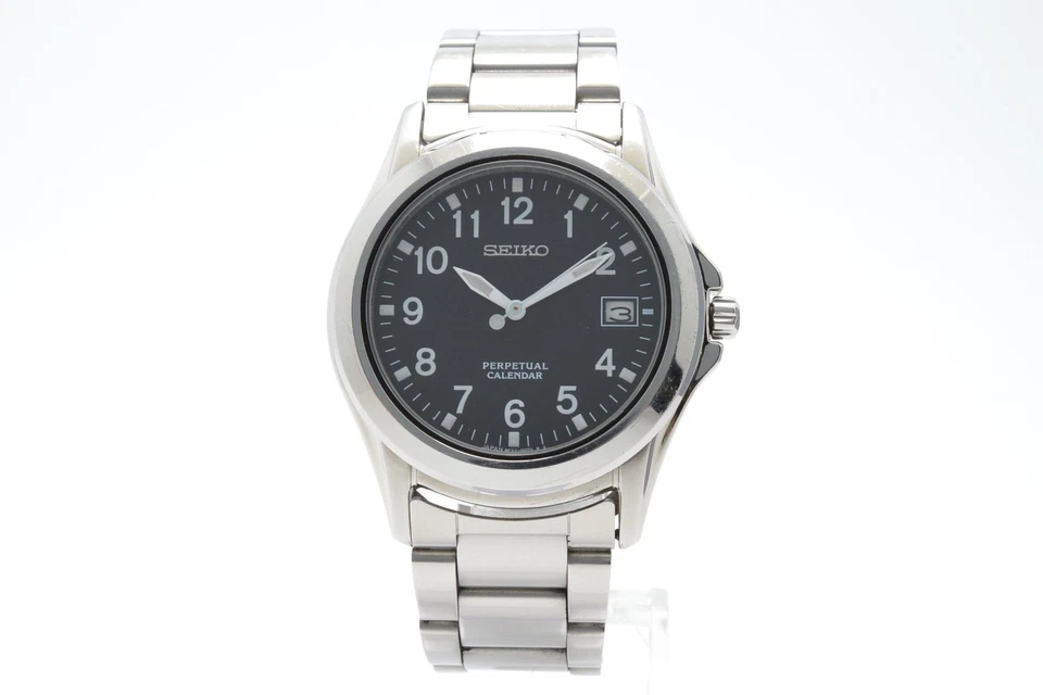 Black Dial Seiko SBQK081 8F32-00P0 Perpetual HAQ; Sapphire JAPAN - Image 3 of 4