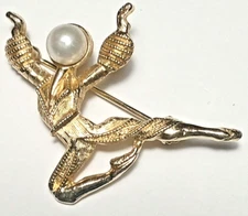 SARAH COV CANADA Signed Vintage Gold Figural Brooch Dancing Leaping Man Pearl