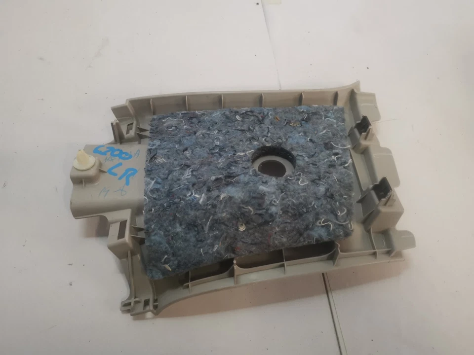 MITSUBISHI L200 PILAR MOLDURA TRASERA IZQUIERDA 7212A147ZZ SERIE 5 USADO 2015-2019 Foto 2 de 4