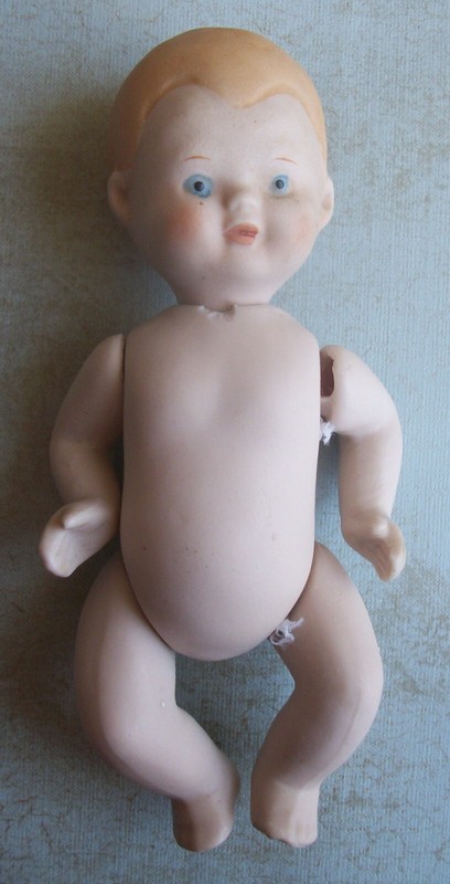VINTAGE SMALL BIAQUE DOLL ~ 5 INCHES TALL