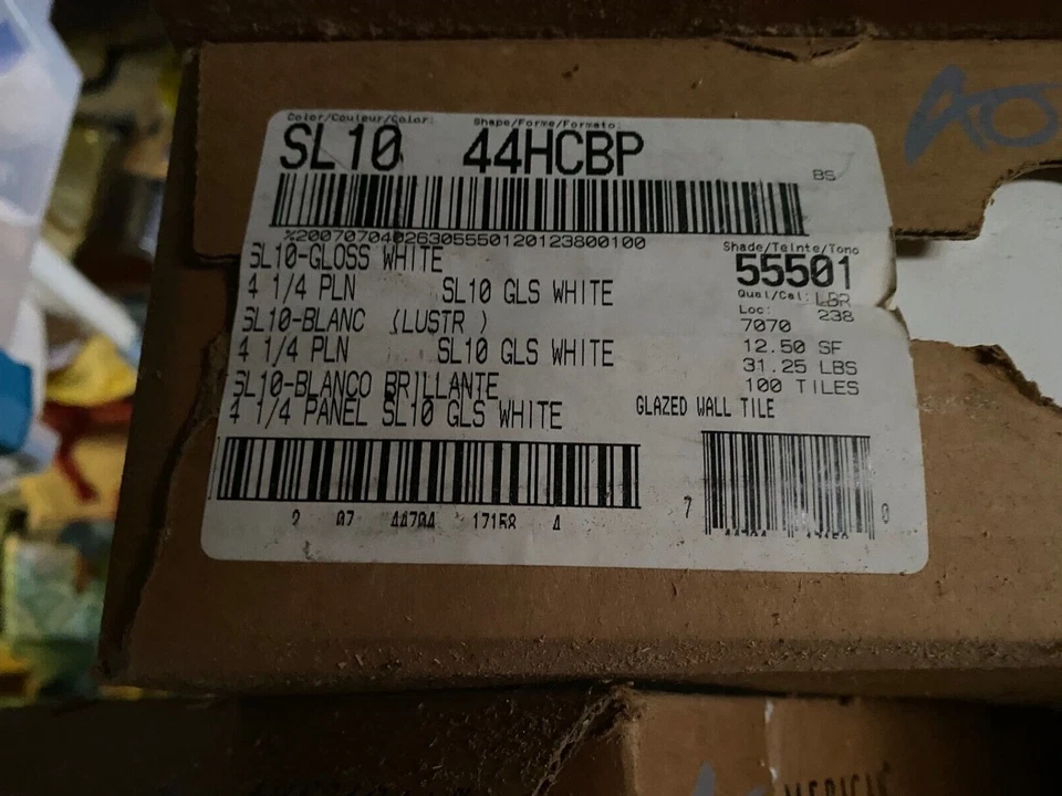 Caja de 100 azulejos de pared de campo American Olean blanco brillante 4 1/4" X 4 1/4" 12,5 pies cuadrados Foto 2 de 4