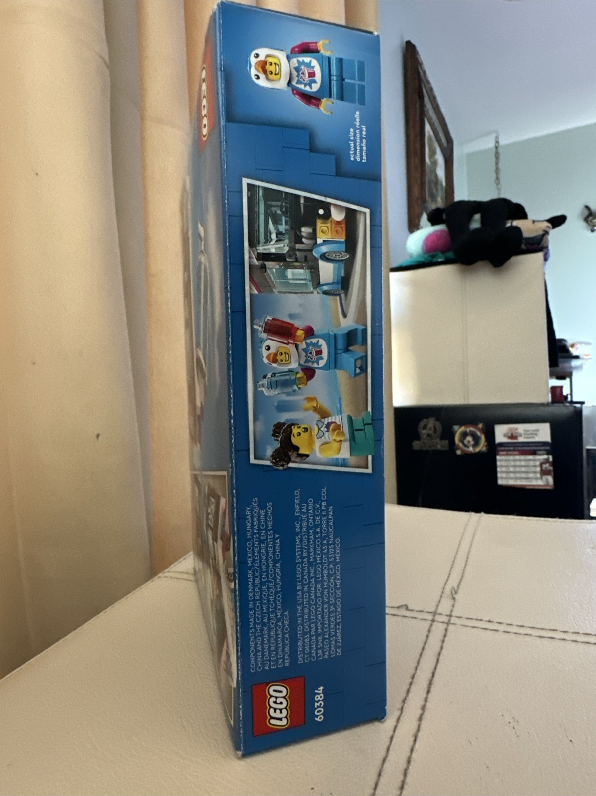 LEGO CITY: Penguin Slushy Van (60384) - Brand New & Sealed Building Toy Retired thumbnail 5