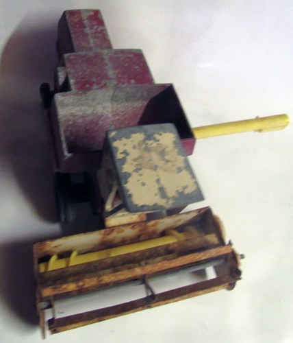 New Holland Combine Self Propelled Combine Farm Toy 1968 ERTL 1/32 - Picture 3 of 7