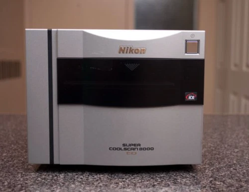 Nikon Super Coolscan 8000 ED Dedicated Film Scanner with 35mm & 120 Film Holders