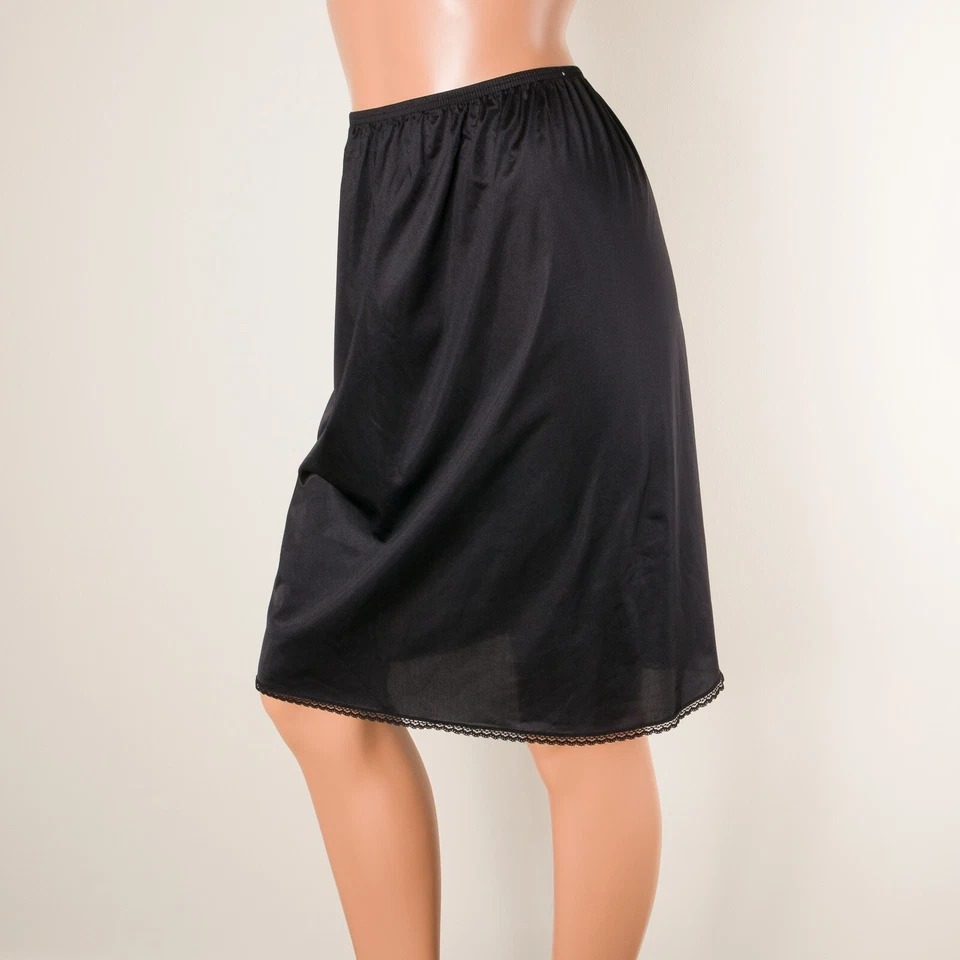 💖 Vintage VANITY FAIR Black Half Slip Skirt Size S Lace Trim Slit - Imagem 2 de 4