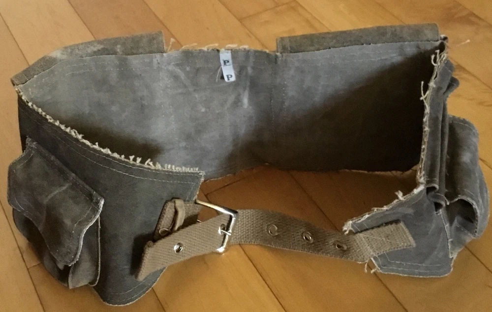 weist belt bag dark canvas