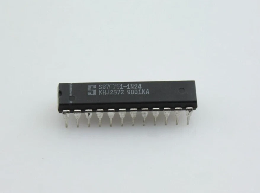 New Qty 1 Signetics S87C751-1N24 8bit CMOS Microcontroller - Image 3 of 4