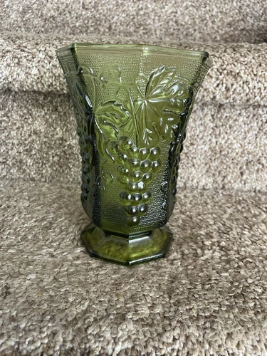 Vintage Anchor Hocking Green Grape Vine Glass Footed Vase
