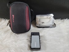 Canon DC100 DVD Camcorder w/25x Optical Zoom, Bundle