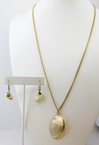 Vintage Jewelry Set Sea Shell Mermaid Gold Trim Shell Necklace & Earrings  531 - Picture 4 of 8