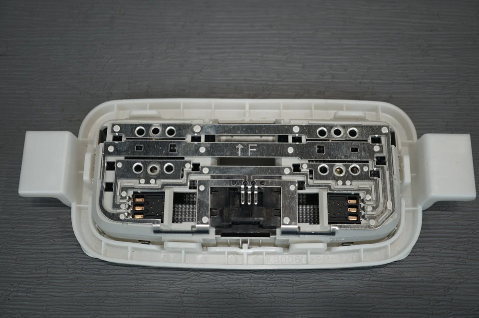 🔅2013-2025 MAZDA 6 OEM. LÁMPARA DE LUZ DOMO INTERIOR TECHO TRASERO KD455131075 Foto 4 de 4