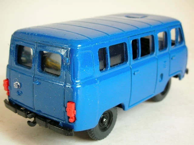 RAF M2203 Mini Van die-cast model, 1/43 scale, made in the former USSR, blue, - Image 3 of 3