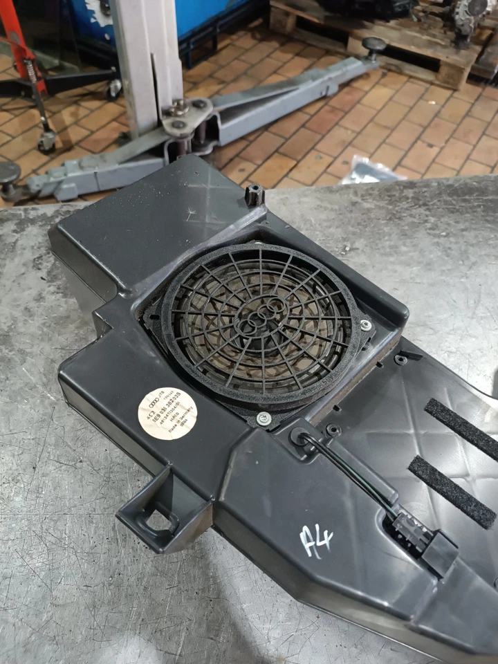 Original Audi A4 B6 Haut-Parleur Subwoofer 8E9035382 - Photo 2/4