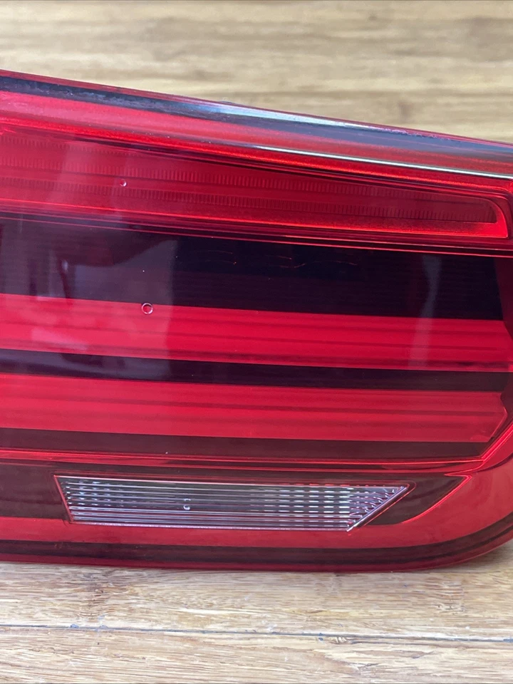 Conjunto de lámpara de luz trasera izquierda BMW 320i F30 2012-2018 OEM Foto 4 de 4