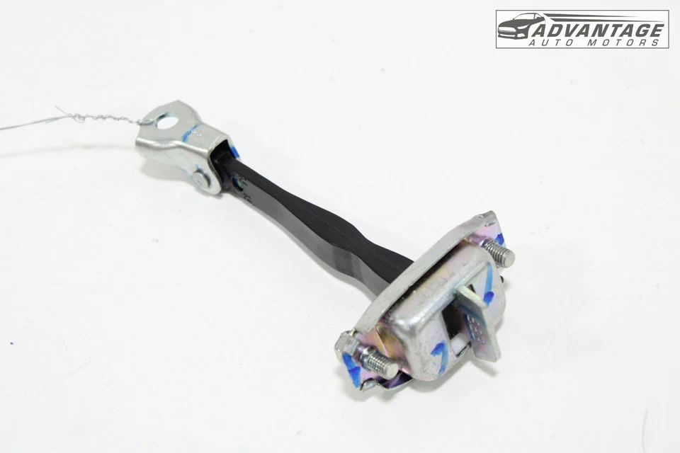 2014-2024 MITSUBISHI MIRAGE HATCHBACK PUERTA TRASERA IZQUIERDA COMPROBACIÓN CORREA TAPÓN OEM Foto 3 de 4