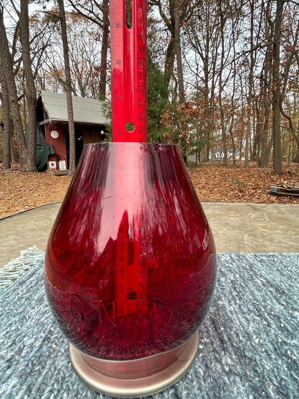 GREAT NORTHERN RAILWAY TALL RED GLOBE Cast G.N.R.Y. - cracked