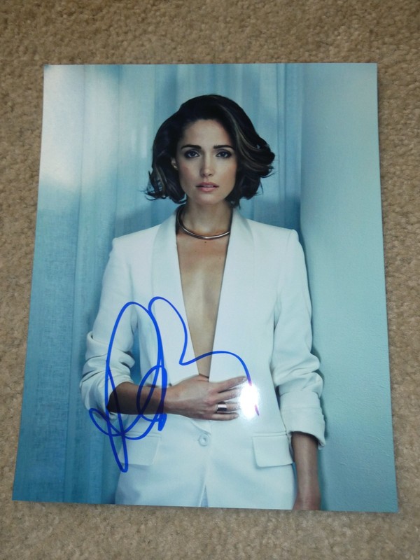 Movie TV Actress Rose Byrne Signed Autographed 8x10 Photograph