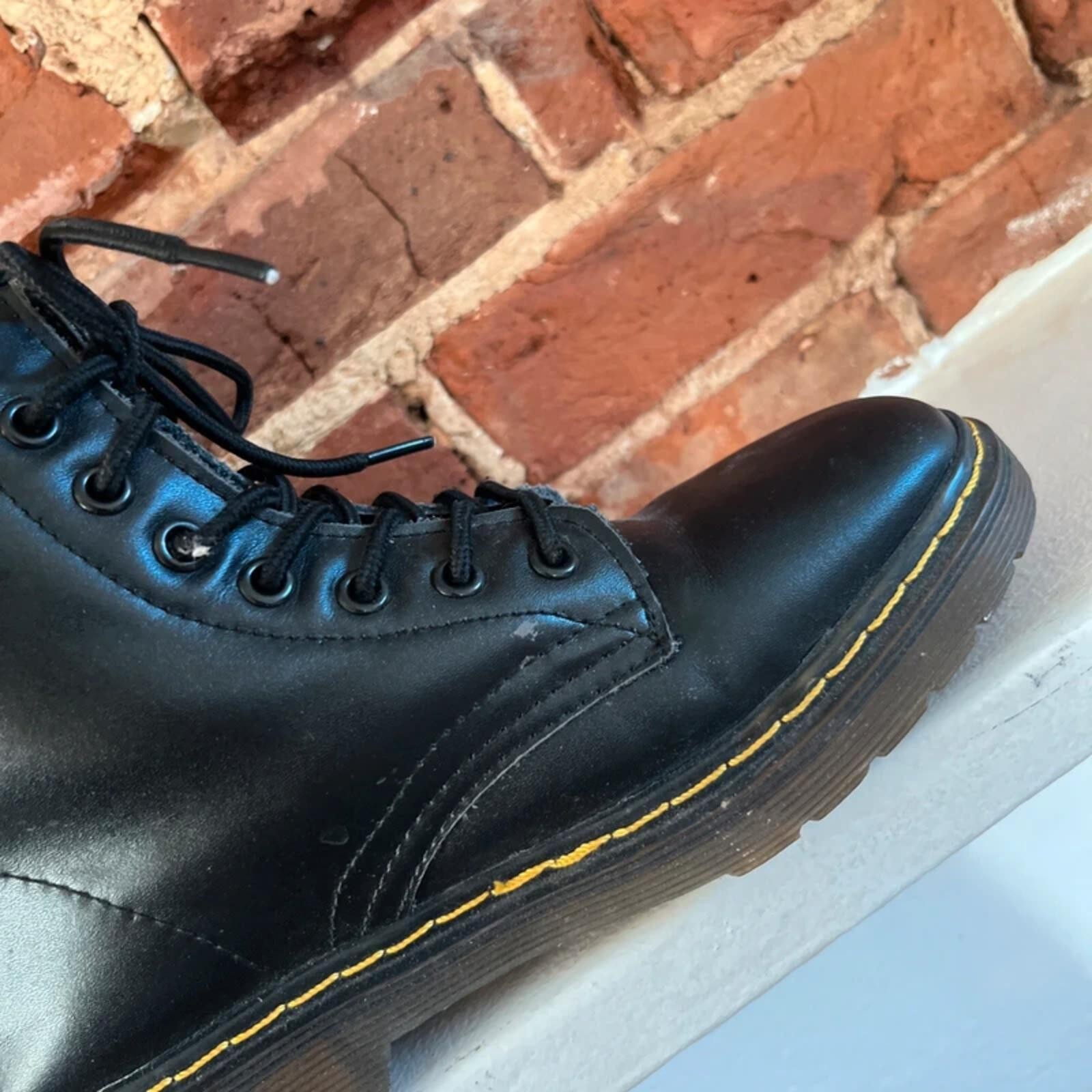 Vintage Dr Marten Black Leather Men’s Lace Up Boots | UK Size 6 image 7