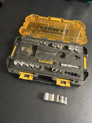 #ad DEWALT Drive Socket Set SAE Metric 1 4 Inch Drive DWMT73805 INCOMPLETE READ $22.50