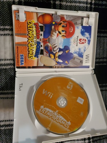 Mario & Sonic at the Olympic Games (Nintendo Wii, 2007) Complete - Picture 3 of 4