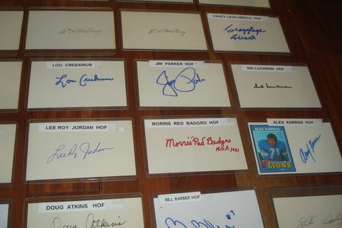 COLLECTION OF 52 SIGNED INDEX CARDS OF BASEBALL AND FOOTBALL HALL OF FAMERS - Picture 7 of 24