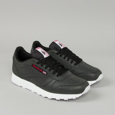 reebok classic black leather mens trainers