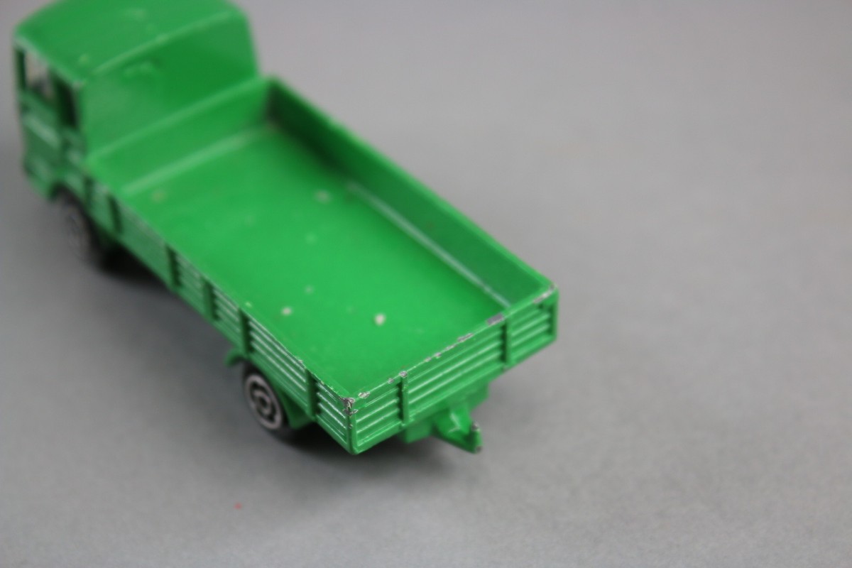 Majorette N°241 – Camion Saviem Bâché Michelin Rouge – 1/100 – Années 80