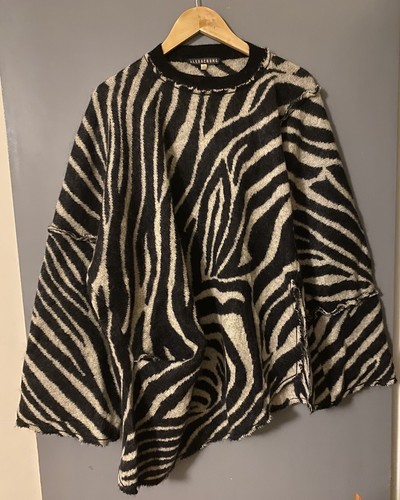 *RARE* Alexa Chung Zebra Knit Sweater - Picture 3 of 11